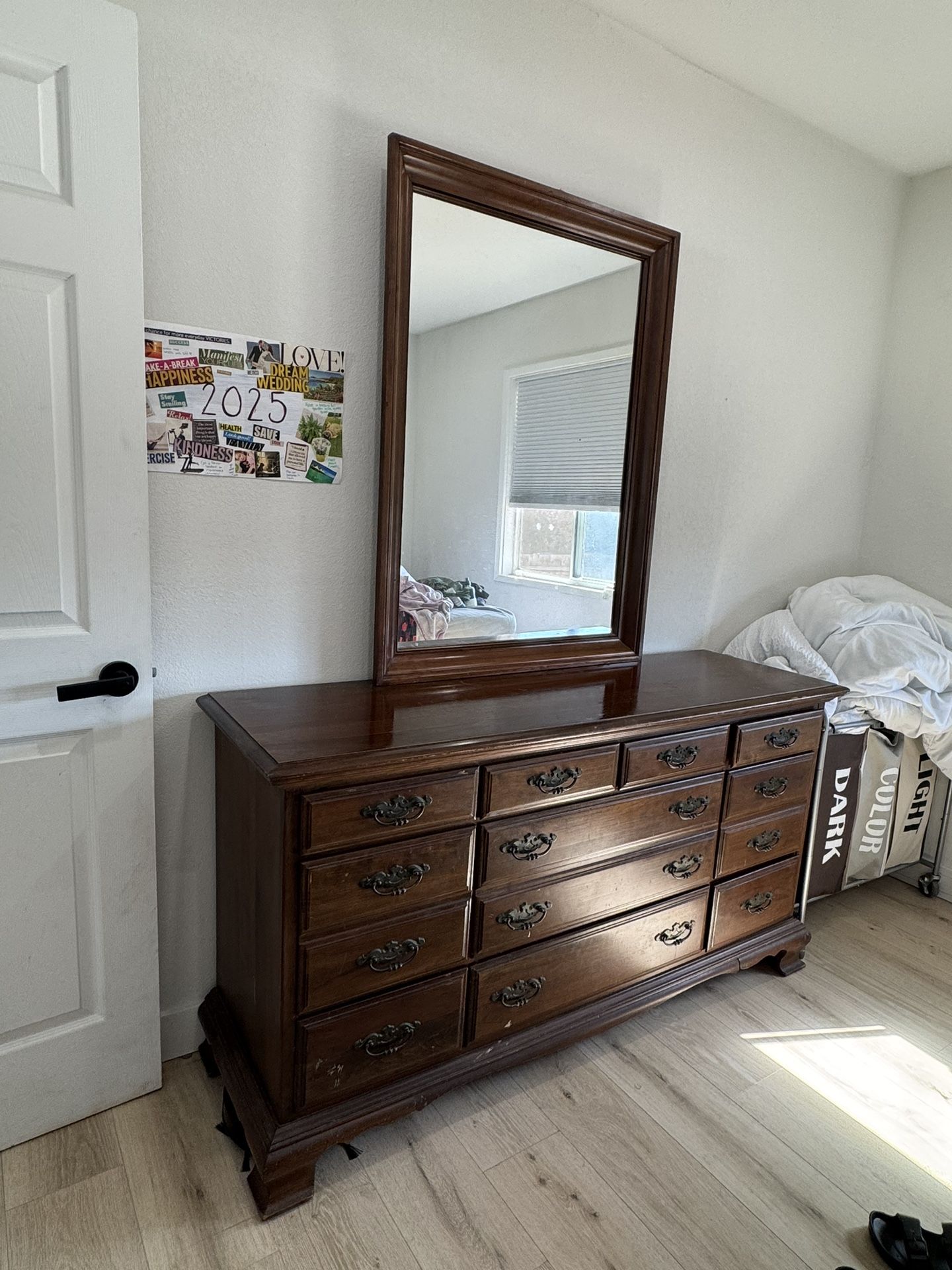 10 Drawers Wooden Dresser With Back Mounted Mirror