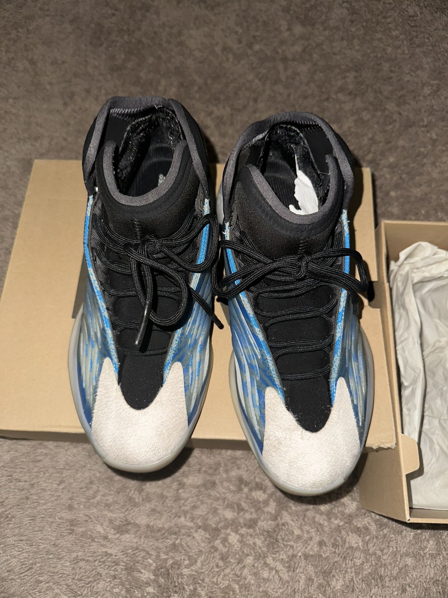 Adidas Yeezy Quantum