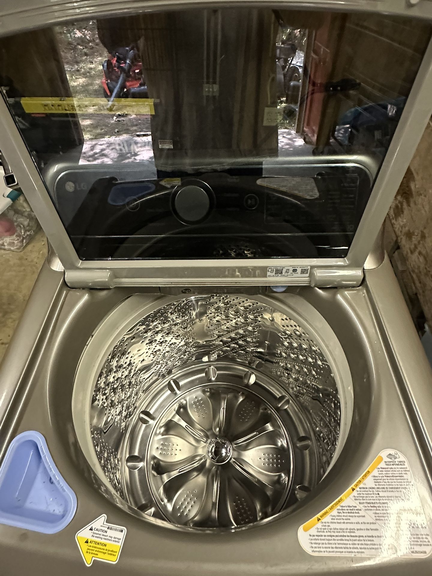 LG Washer Like New. 