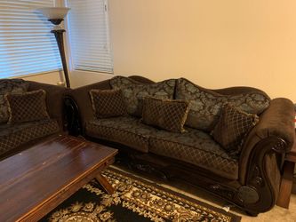 It's brand new sofa set excellent condition