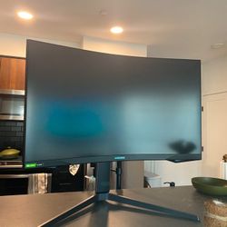 Samsung G7 27” Gaming Monitor (240hz, Curved)