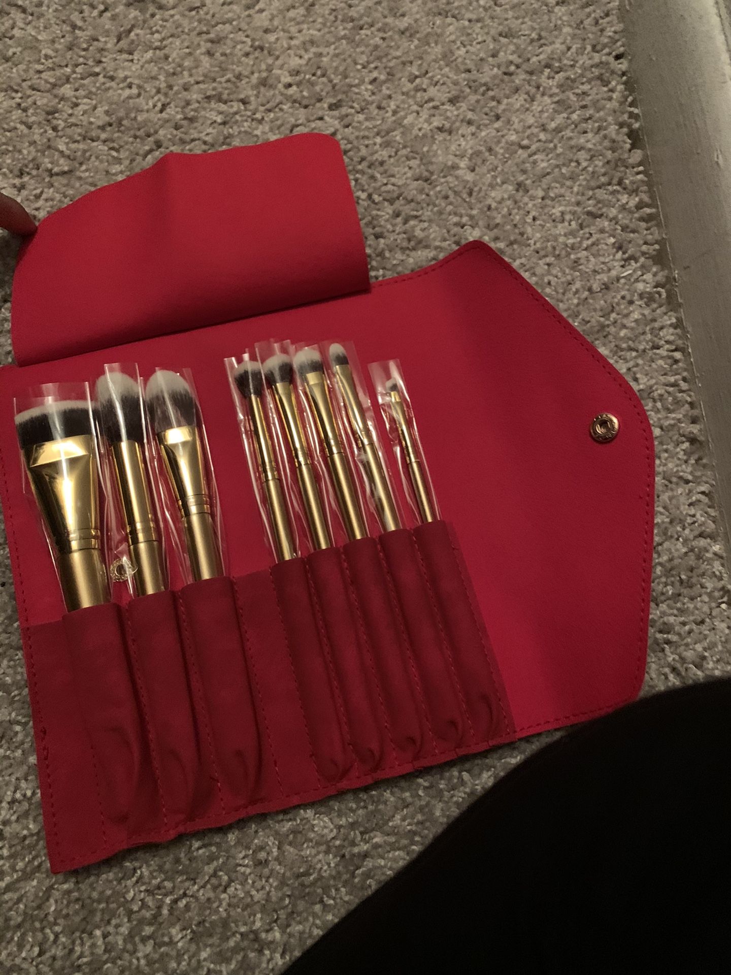 Brush Set Luxie $20 8pcs