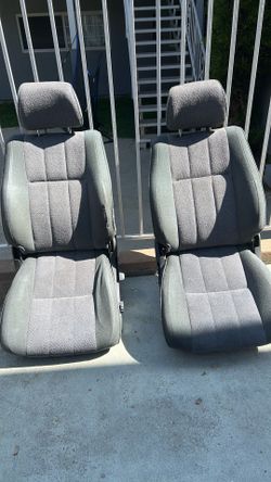 Toyota Tacoma 2001 front seats