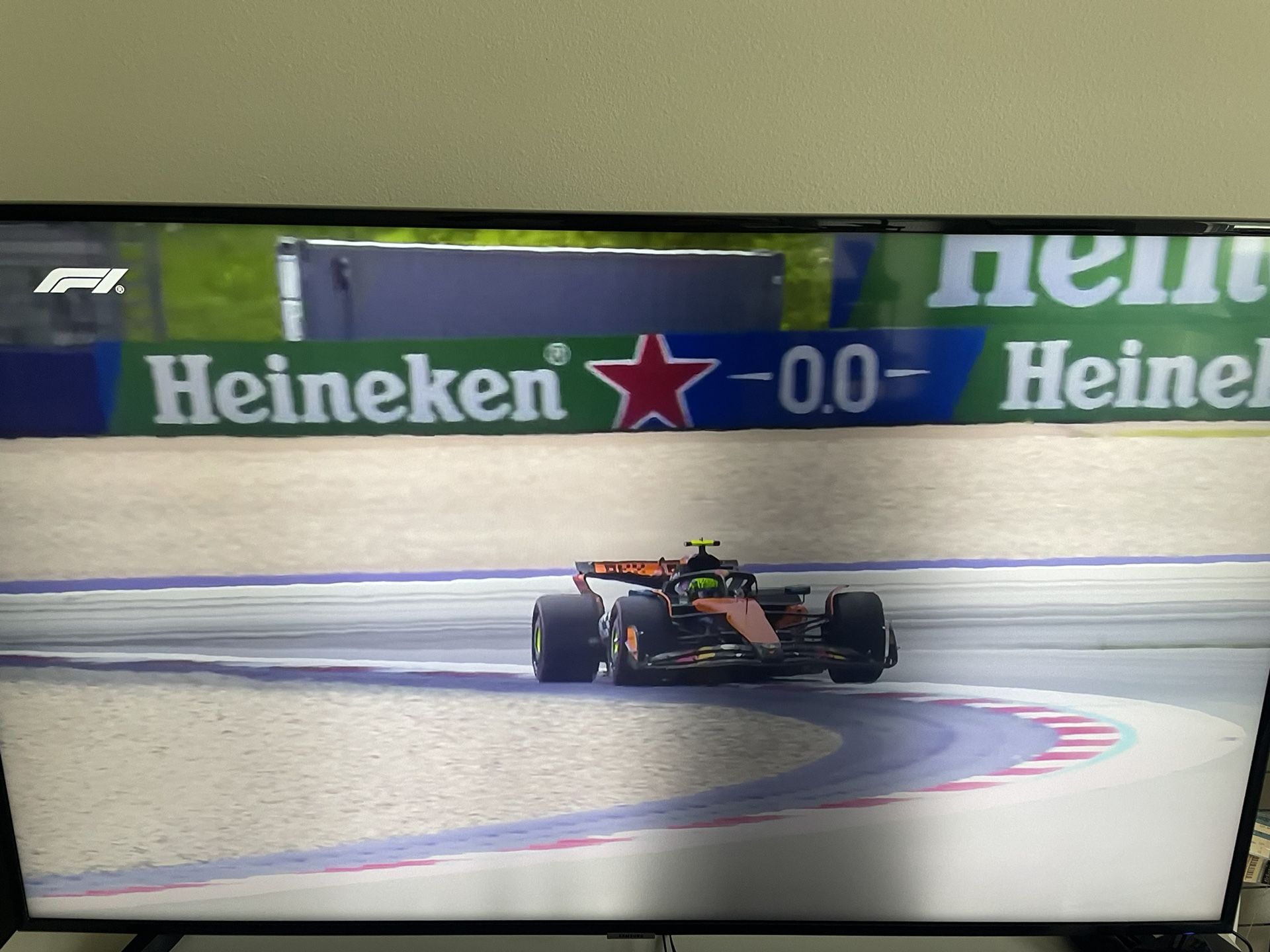 Samsung 50” UHD SMART TV