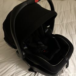 Graco Snugride SnugLock LX Car seat 