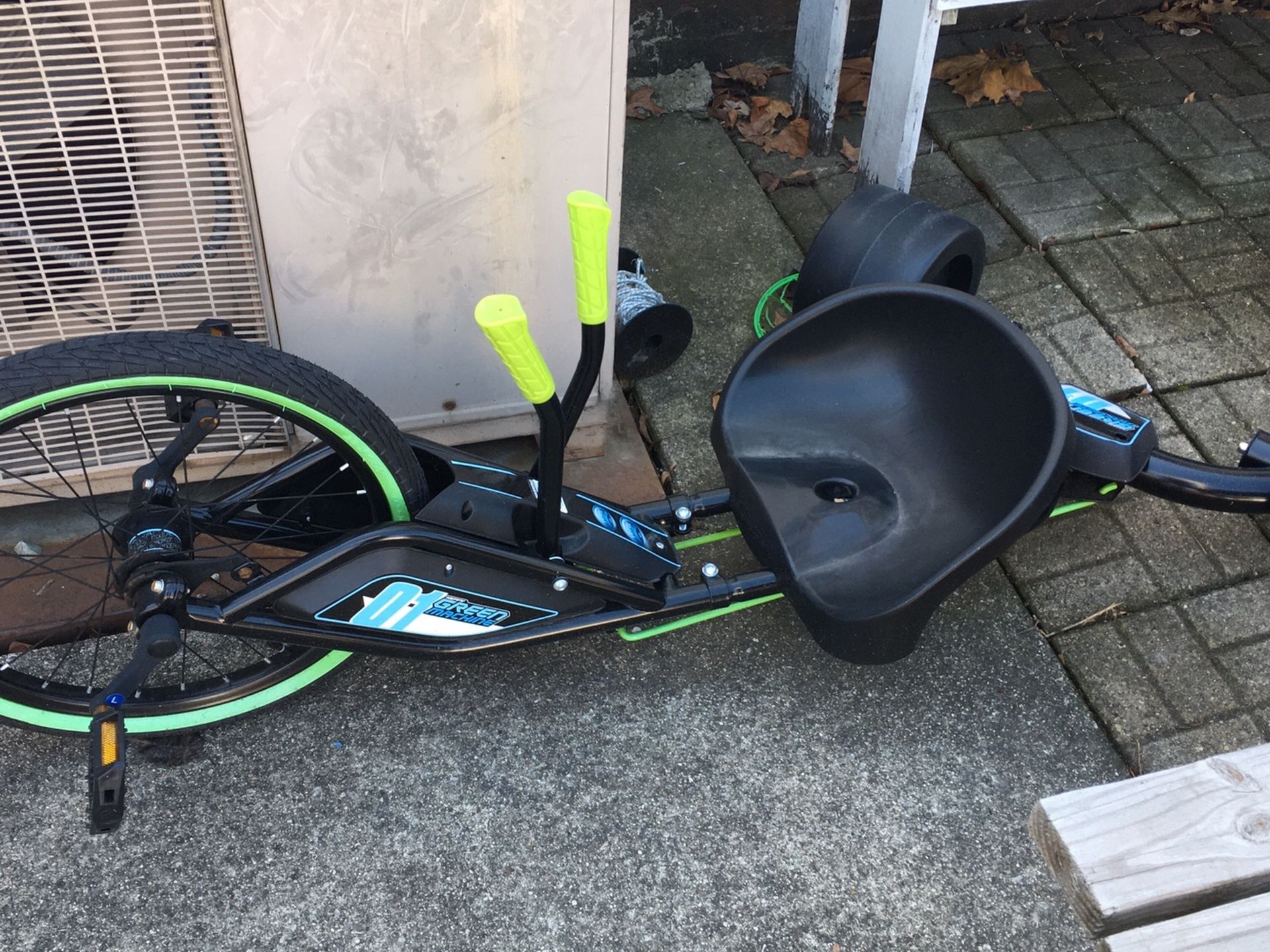Huffy Green Machine 20 Inch 3 Wheel Tricycle