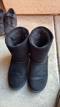 Boots size 3
