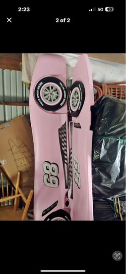 Race car bed /twin mattress