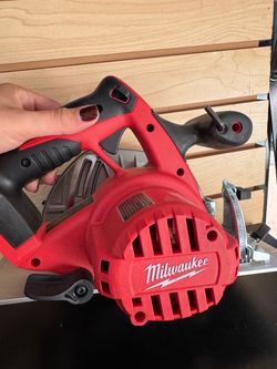 Milwaukee M18 Cordless Circular Saw – 18V