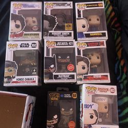 12 Funko Pops