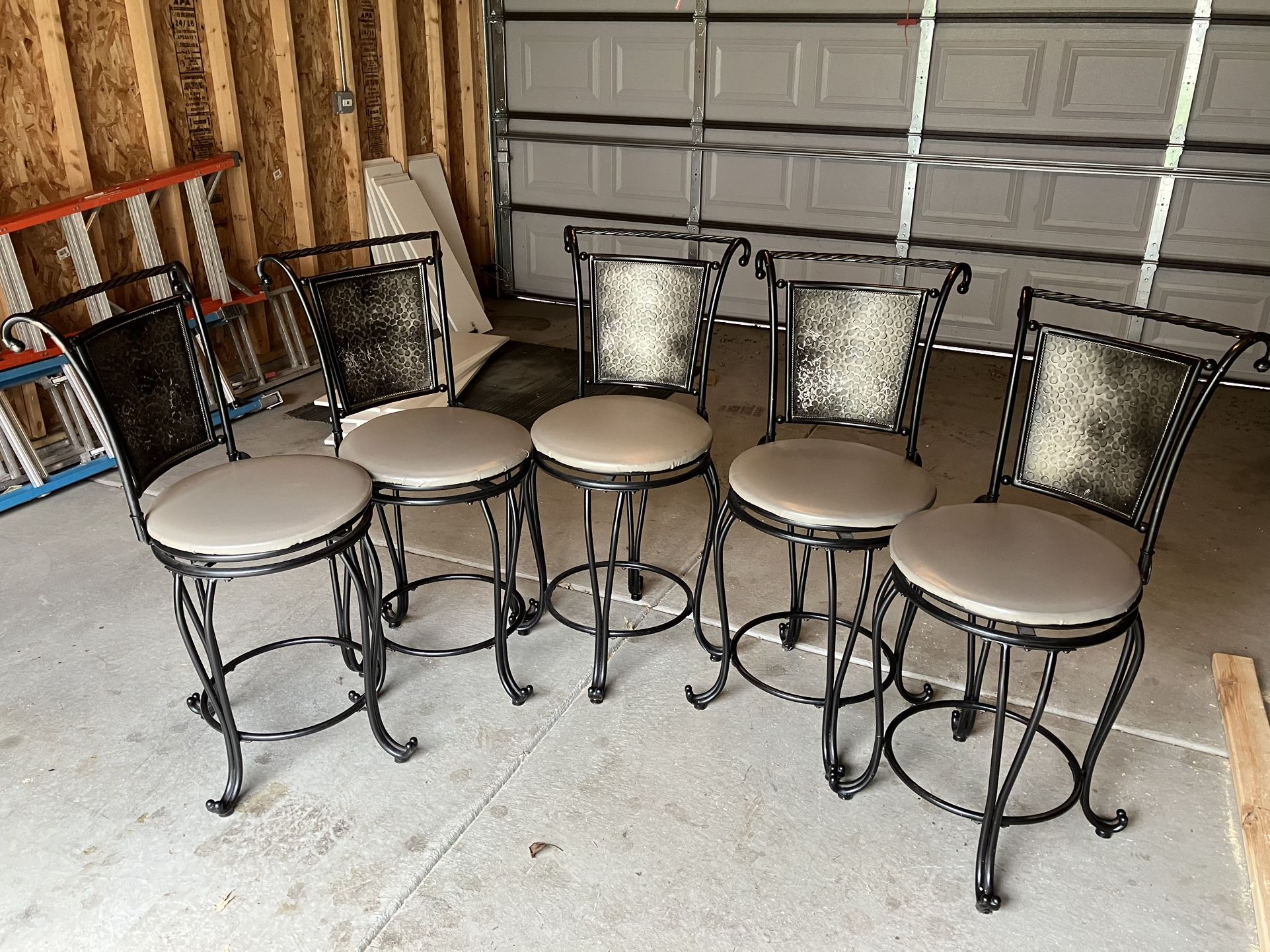 Set of 5 Metal Bar Stools with Cushioned Seats