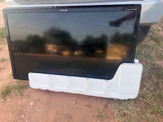 TVs and microwave w vent