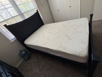 Full size bed with mattress