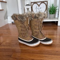 Women's Ella Waterproof Winter Boot size 7.5