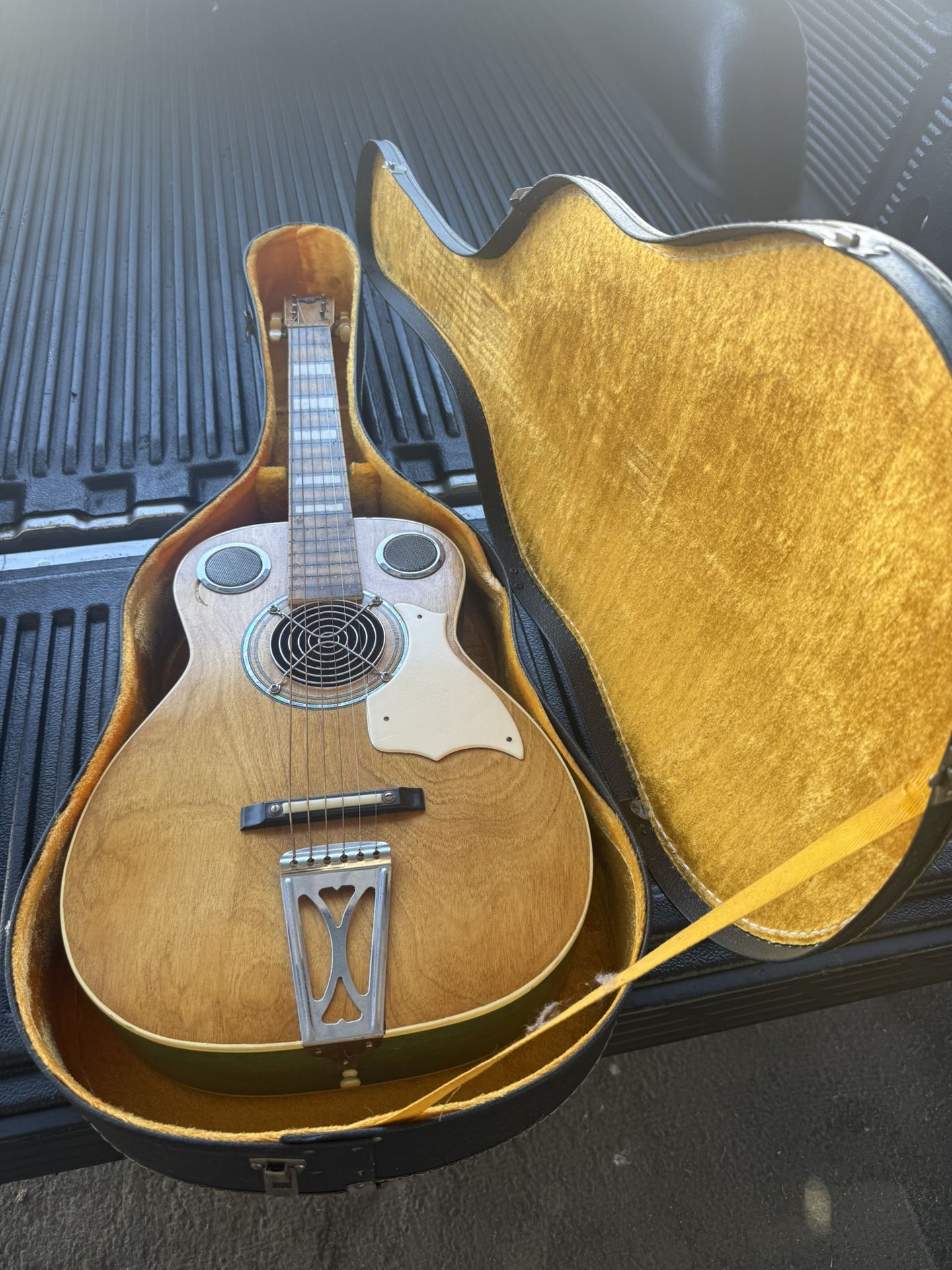Vintage Conqueror Acoustic Guitar Made In Japan