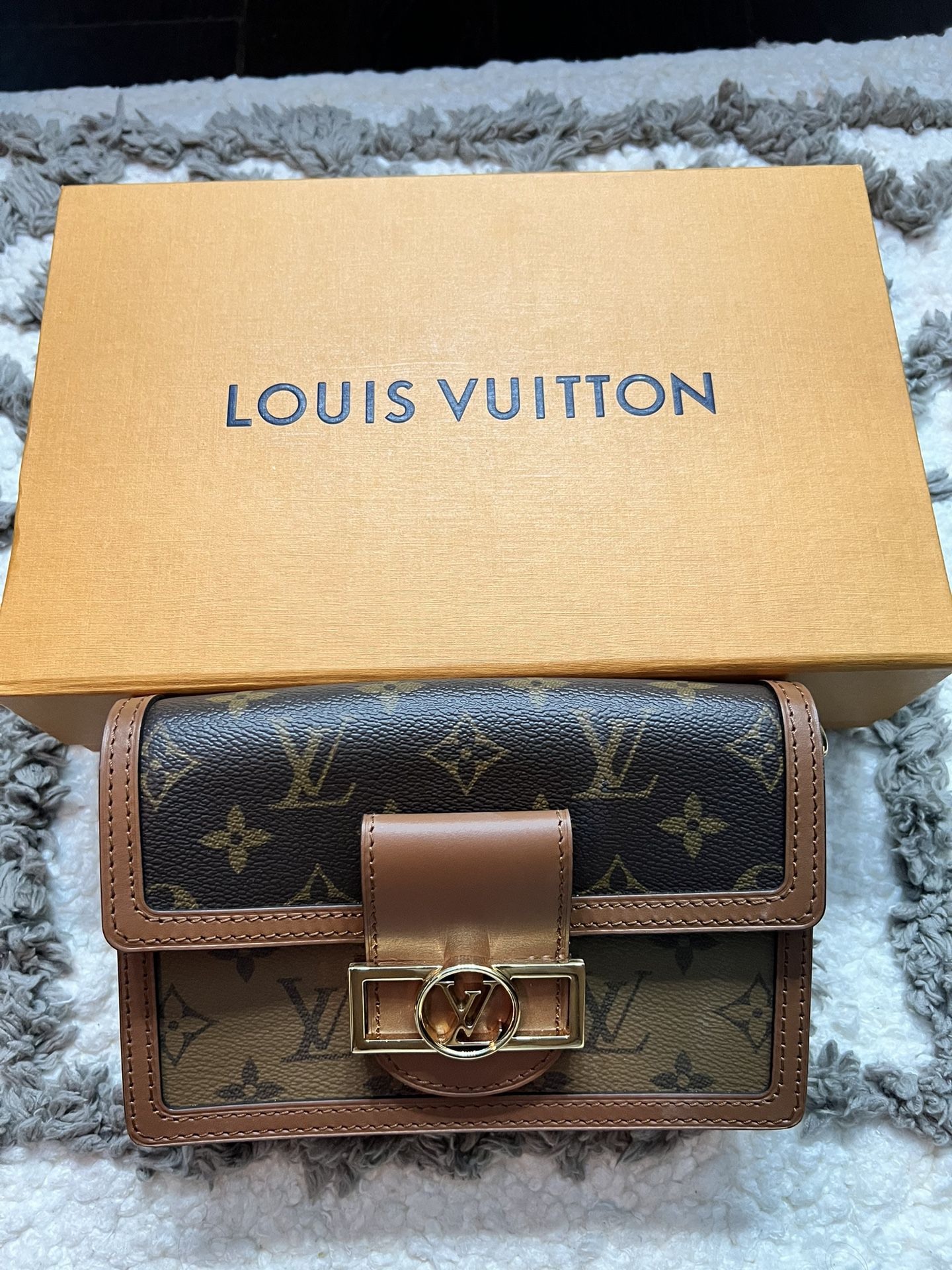 Louis Vuitton Dauphine Chain Wallet for Sale in St. Cloud, FL