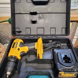 Dewalt Cordless Drill 18v With Charger And Hard Case