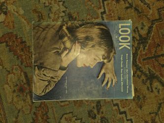 Total of 9 1946 over sized look magazines