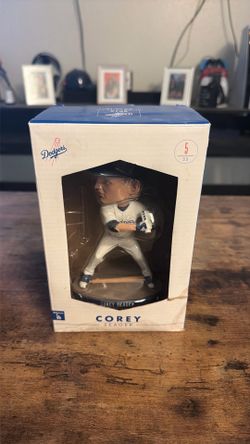 Dodger bobble head