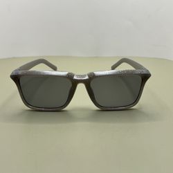 Classic Wayfarer Designer Sunglasses - Glistening Grey