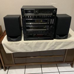 Vintage Fisher Studio Amplifier CA-800 , Synthesizer Tuner FM-600 ,Cassette Deck CR-124 and Denon CD player with bookshelf Pioneer speakers.. Everythi