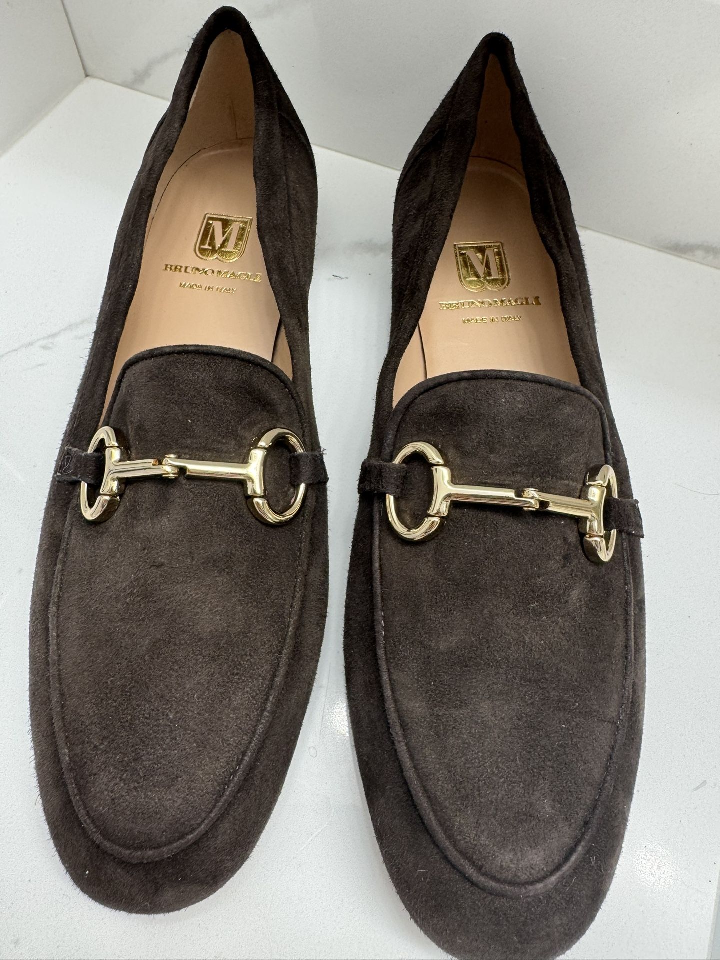New Bruno Magli Suede Flats Size 8.5