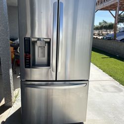 Lg Fridge For Parts Only 