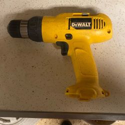 DEWALT ADJUSTABLE CLUTCH DRILL