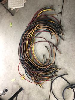 Refrigerant charging hoses