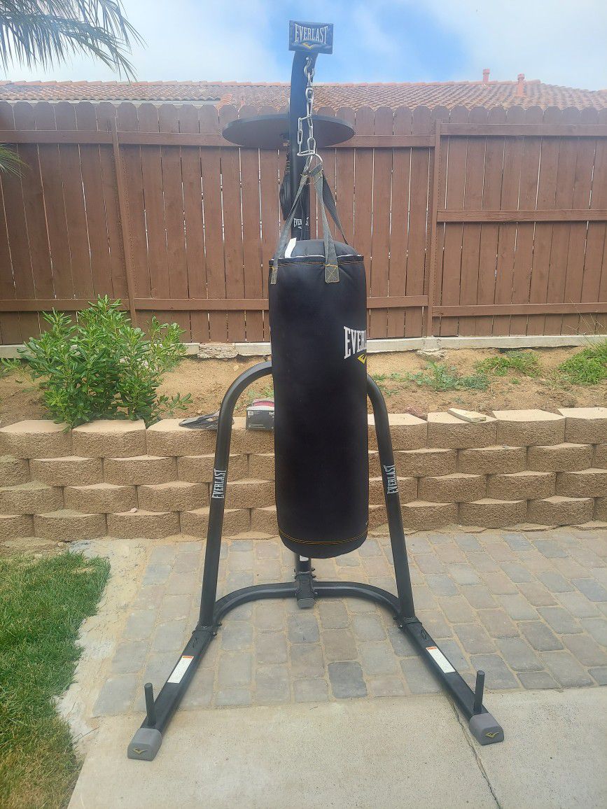 Everlast Heavy Bag and Speed Bag Station 
