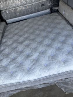 California King Size Bed Mattress King Koil Intimate Medium Euro Top Pillow Stearns & Foster Aireloom Kluft Hotel Collection Purple Tempurpedic Saatva