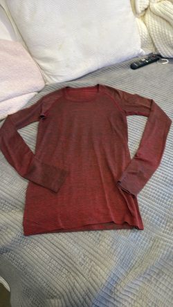 Women’s Lululemon Running Top size 6