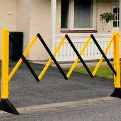 Expandable Gate Barrier