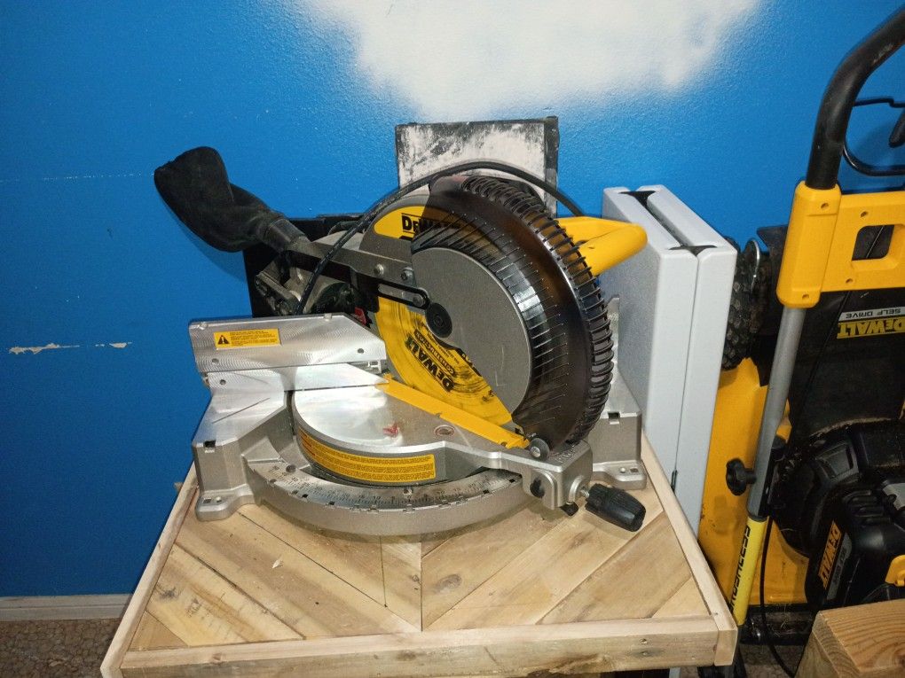 DeWalt Midar Saw