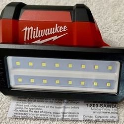 Milwaukee M12 Rover Light 