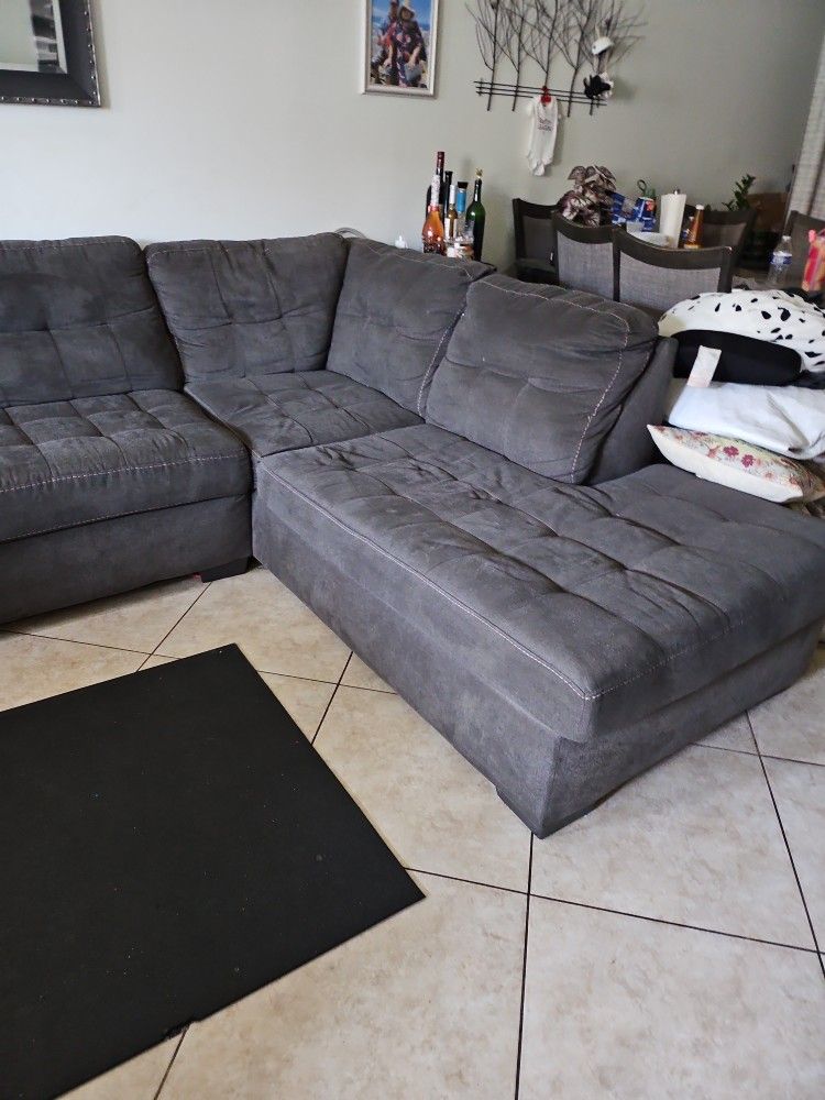 L Section Couch And Ottoman