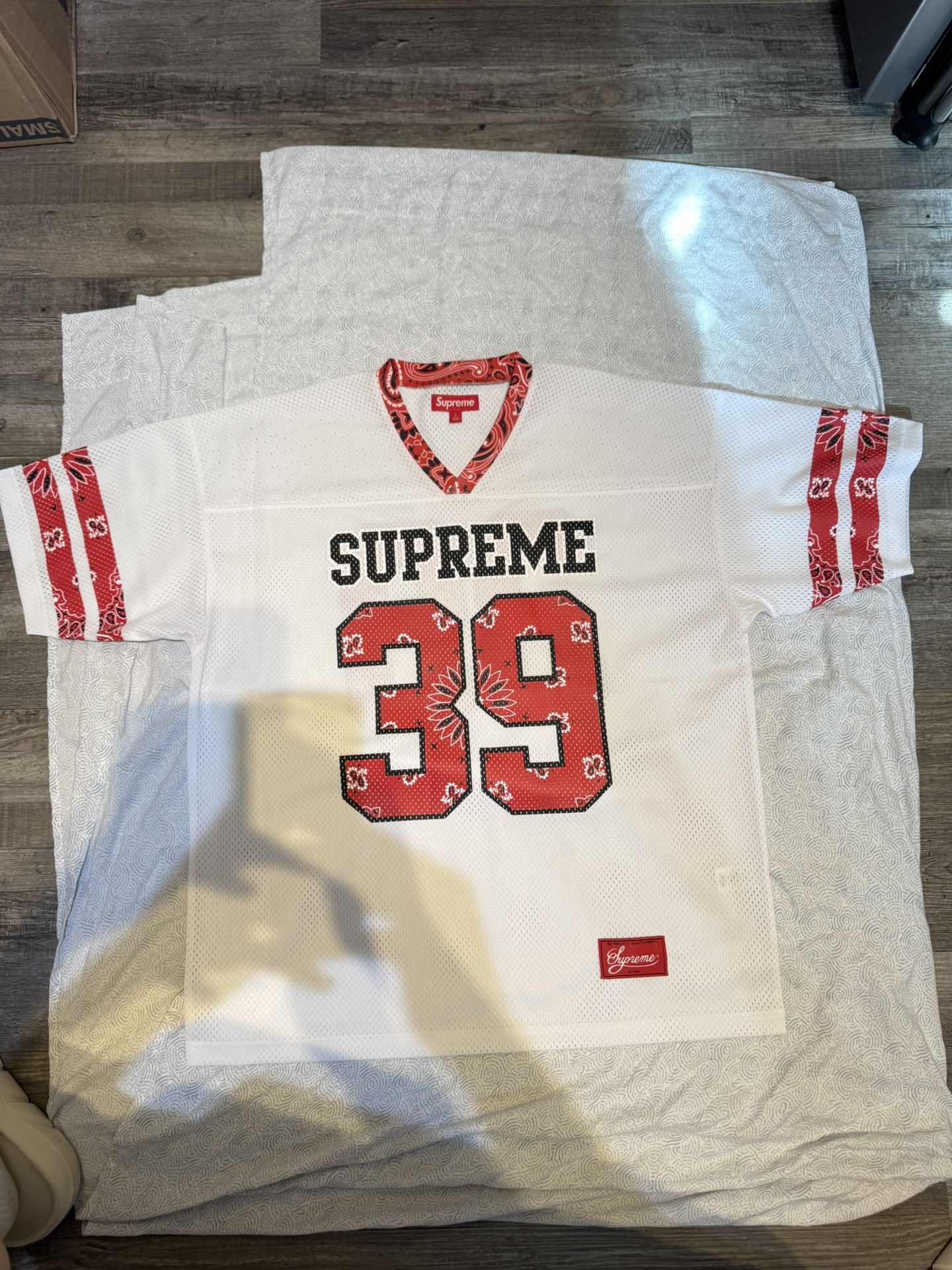 SUPREME BANDANA FOOTBALL JERSEY WHITE