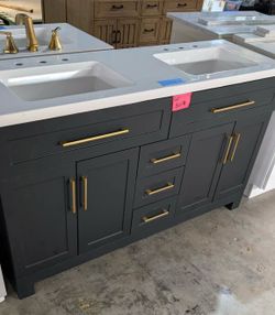 60in Double Bathroom Vanity with Top
