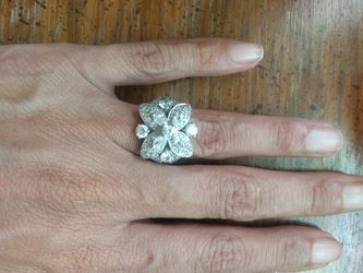 Sterling silver w/dimonds engagement ring