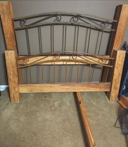 Queen Wood Bedframe