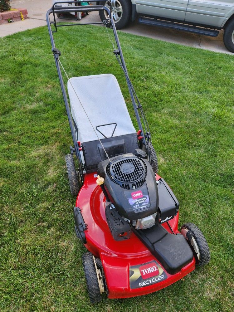 Toro Self-propelled Recycling Lawn Mower FWD 6.75 HP 22 In 149cc Full Tune Up Top To Bottom Great Condition Big Wheel