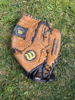 Wilson R-hand Kids Baseball Glove 