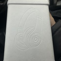 Beats Solo 4