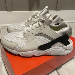 Nike Huarache Size 11