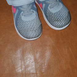 Girls Nike Shoes Size 8c