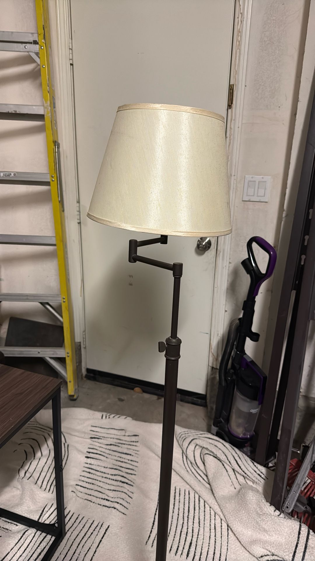 Allen & Roth Lamp