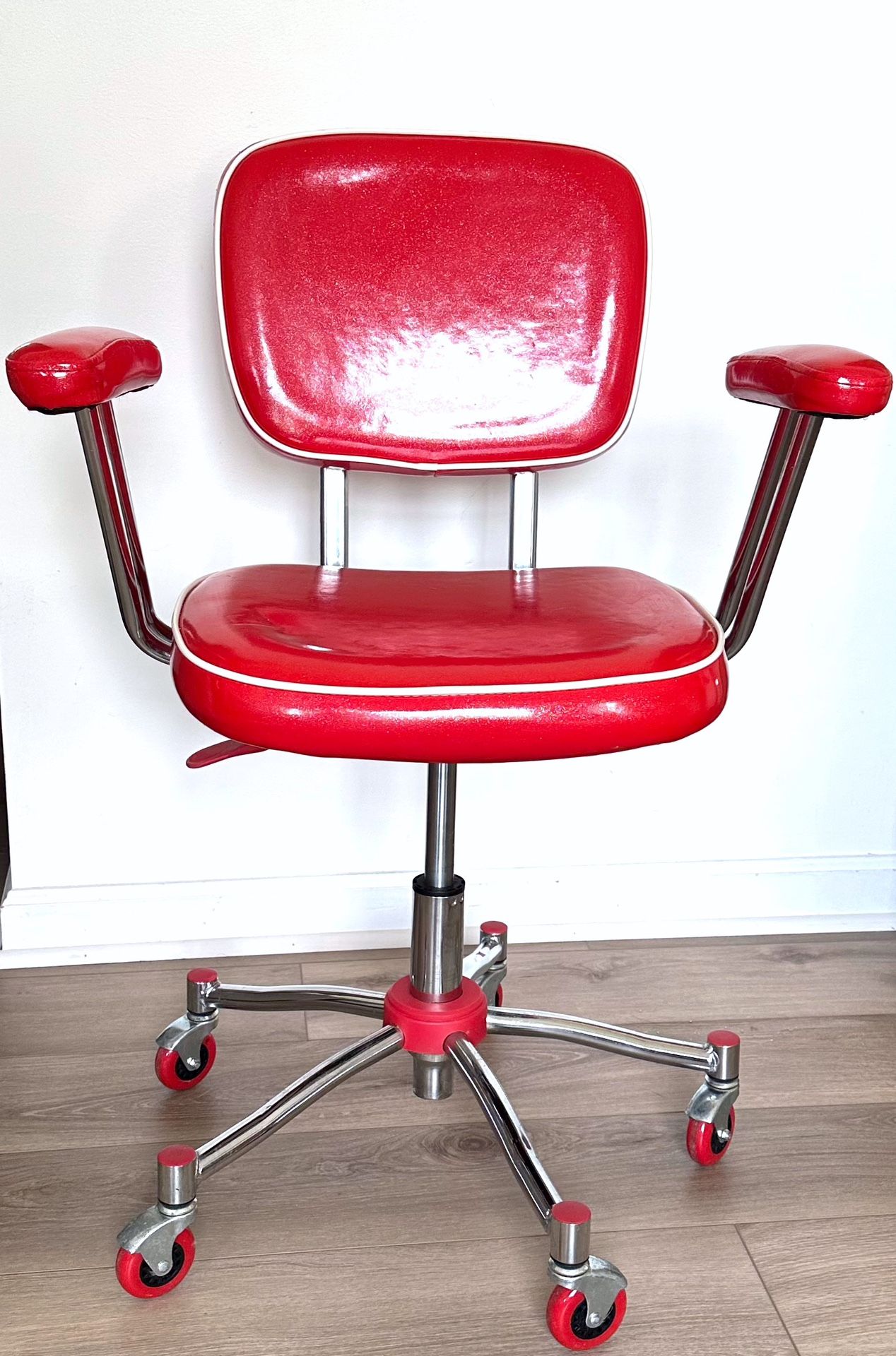 Novimex Fashion Ltd Retro Red Rolling Office Chair