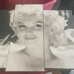 2- Marilyn Monroe Pictures 