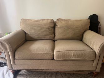 Classy couch great condition