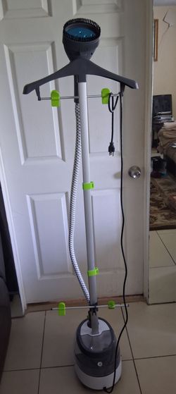 Steam Fast SF-567 Full- Size Upright Garment and Fabric Steamer